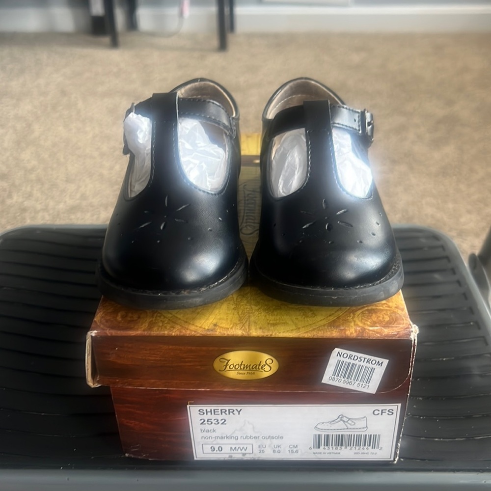 Toddler girl Mary Jane